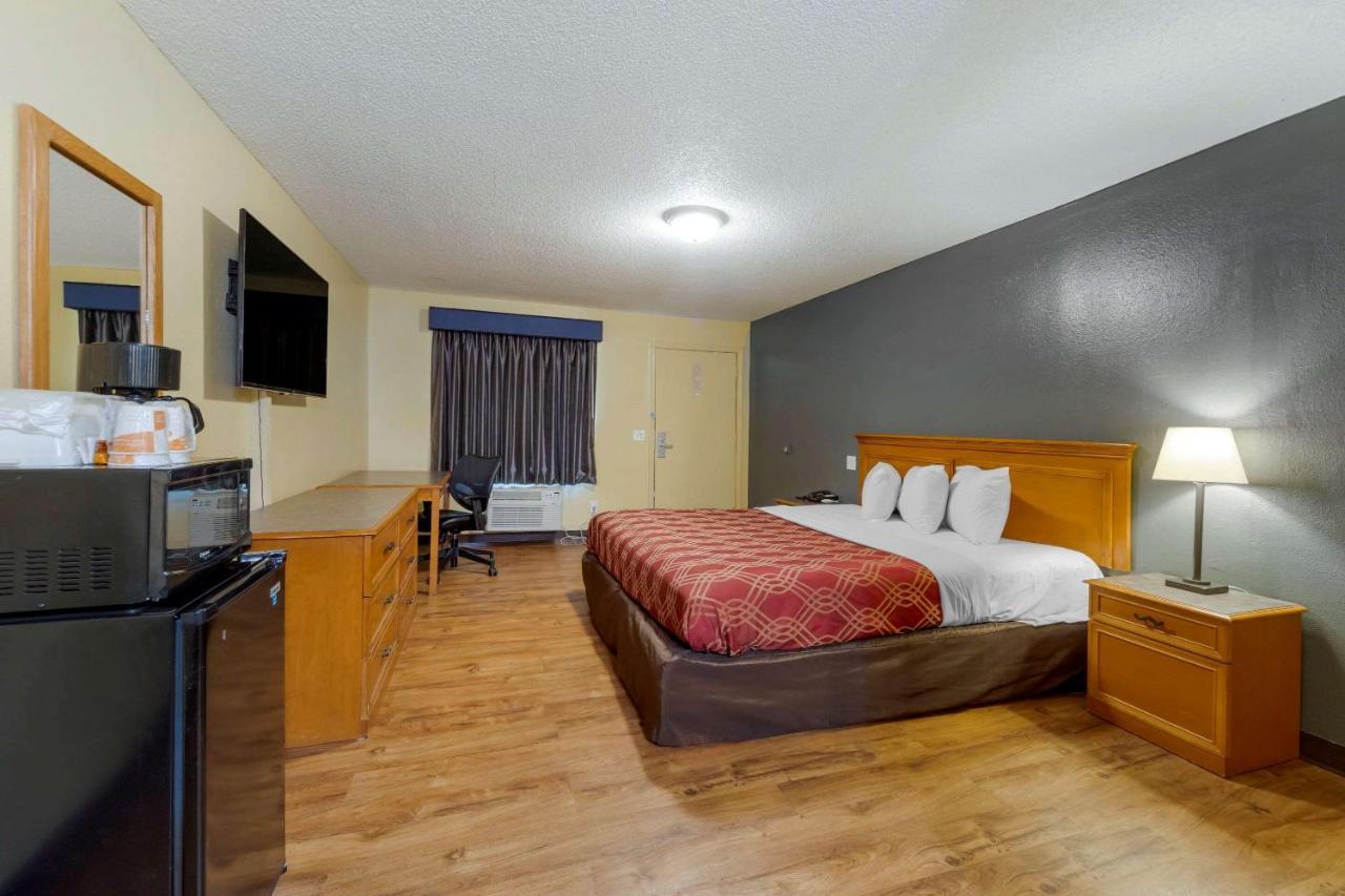 Econo Lodge Pryor Pryor Creek Exterior foto