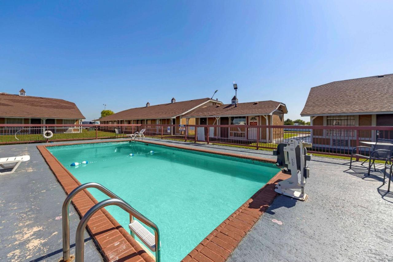 Econo Lodge Pryor Pryor Creek Exterior foto
