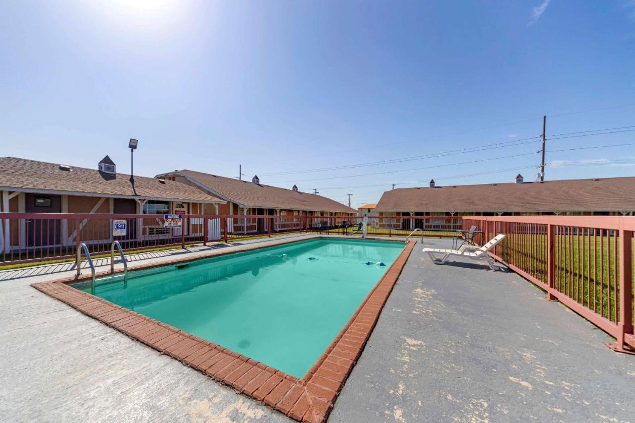Econo Lodge Pryor Pryor Creek Exterior foto